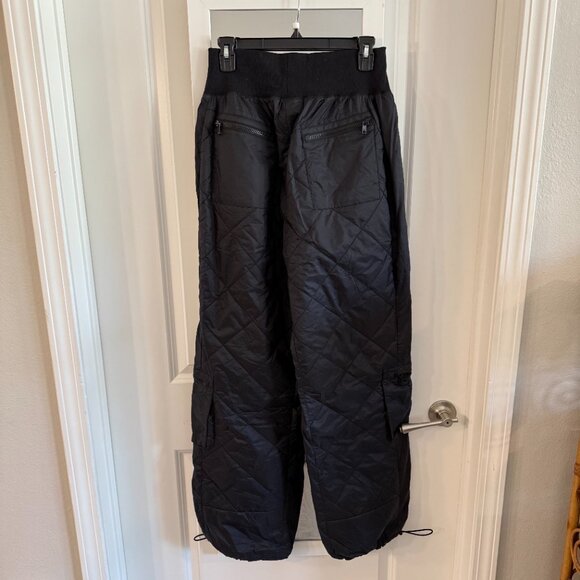ALO YOGA High Rise Snowrider Puff Pant Size Medium Color Black - Picture 6 of 7